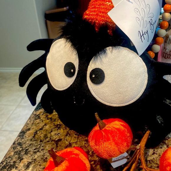 Hey Boo Halloween Spider w/hat feather detail. Beanbag Bottom! Adorable Decor! - Picture 4 of 5